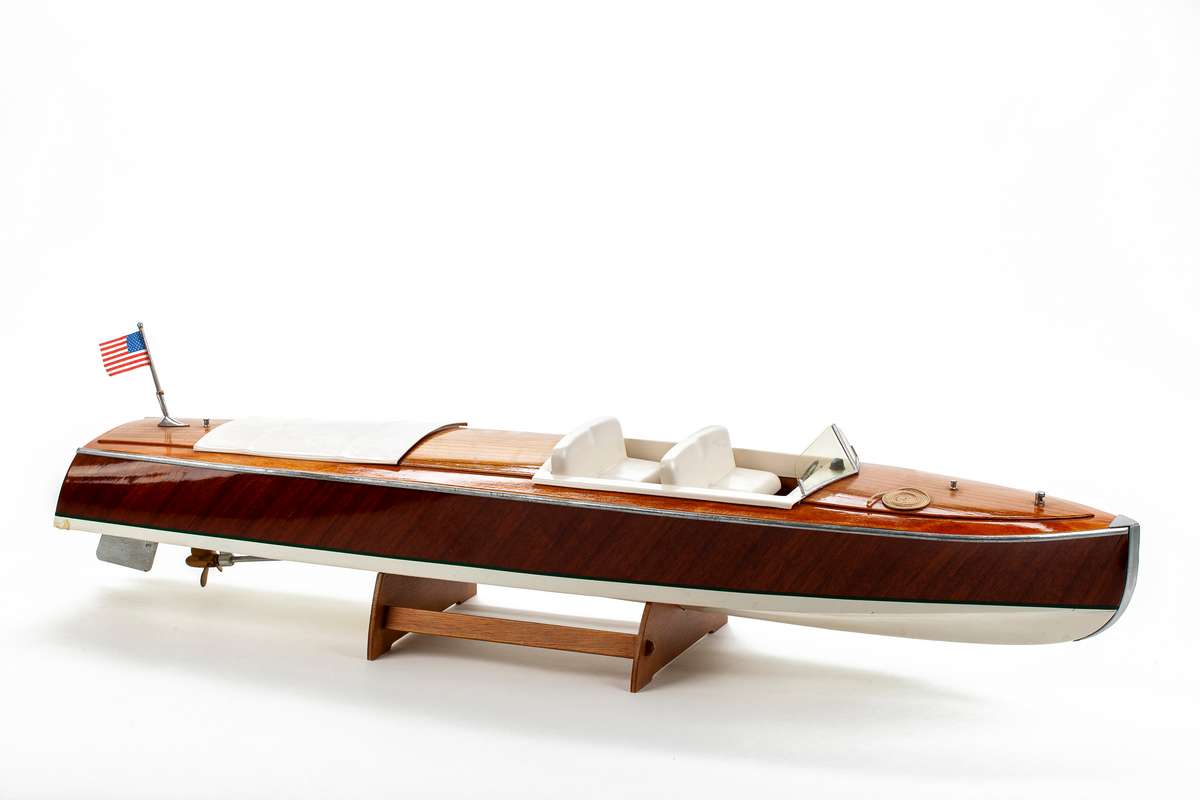 Billing Boats - PHANTOM 1:15 - Träskrov