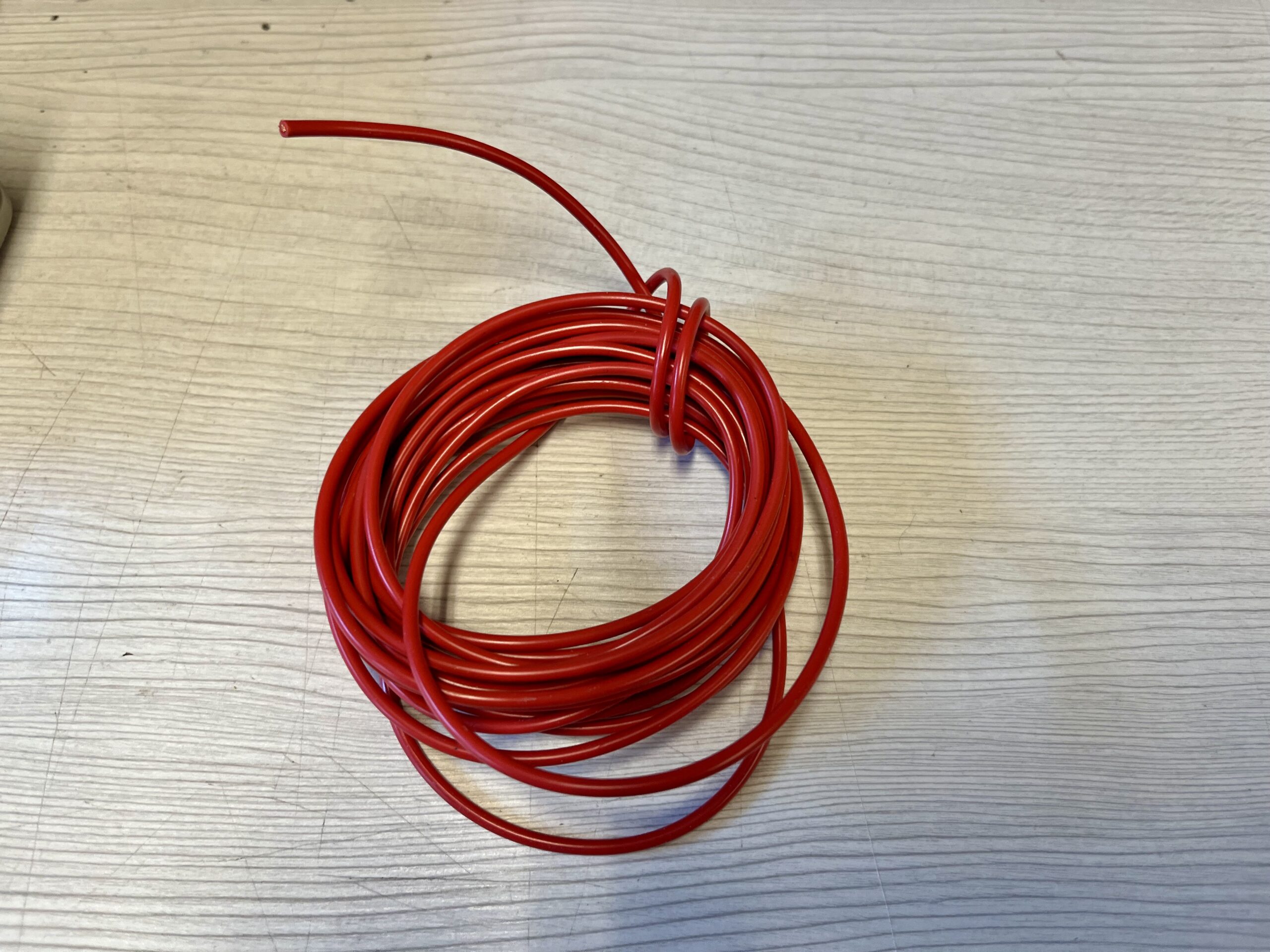 Strömkabel AWG 14 500cm Kabeln är ny.