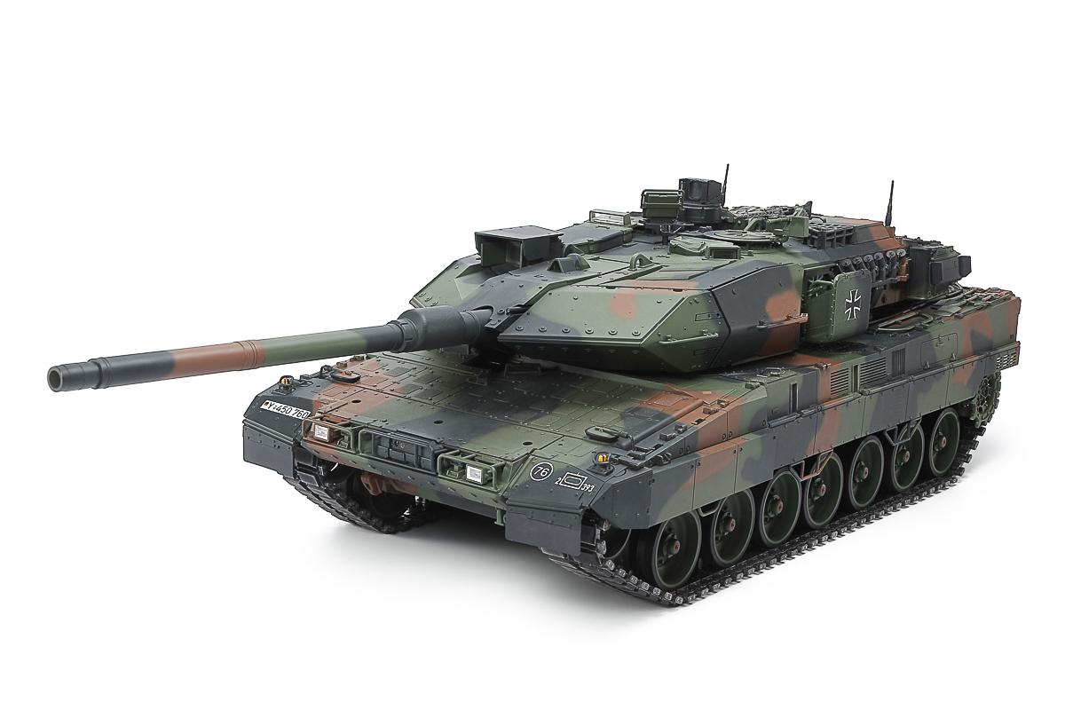 Tamiya 1/16 R/C German Leopard 2 A7V w/Option Kit