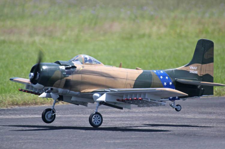 Seagull Skyraider Camo 35-60cc Bensin 2.15m ARF - Bild 2