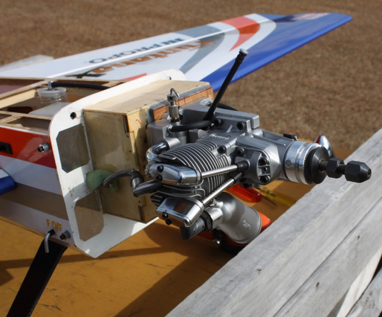 SAITO FG-21 21cc 4-takts Bensinmotor - Bild 3