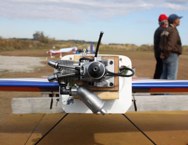 SAITO FG-21 21cc 4-takts Bensinmotor - Bild 4