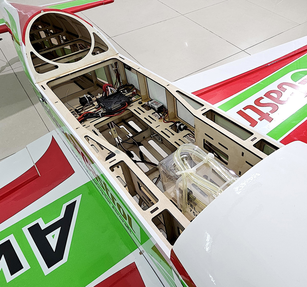 Seagull CAP 232 Castrol 3D 2470mm ARF (2 Kartonger) - Bild 5