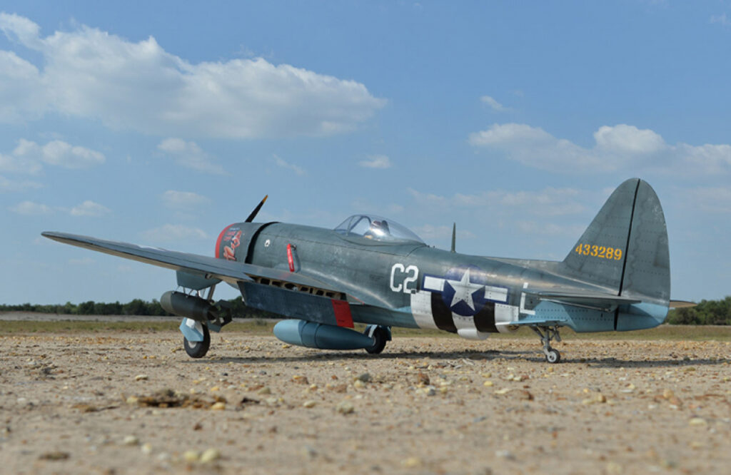Black Horse P-47 Thunderbolt 50-60cc Bensin ARF el-landställ
