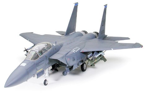 Tamiya Boeing F-15E Strike Eagle W/BUNKER Buster 1/32 plastbyggsats – 60312