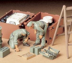 Tamiya German Tank Engine Maintenance Crew Set 1/35 plastbyggsats – 35180