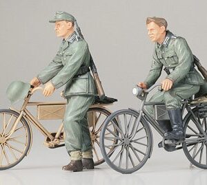 Tamiya German Soldiers with Bicycles 1/35 plastbyggsats – 35240