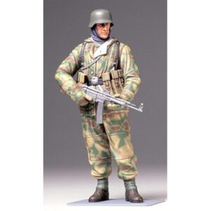Tamiya WWⅡ German Infantryman (REVERSIBLE Winter UNIFORM) 1/16 plastbyggsats – 36304