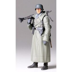 Tamiya WWⅡ German Machine Gunner (GREATCOAT) 1/16 plastbyggsats – 36306
