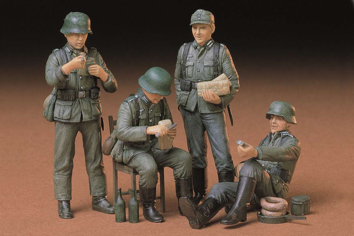 Tamiya German Soldiers at Rest 1/35 plastbyggsats – 35129