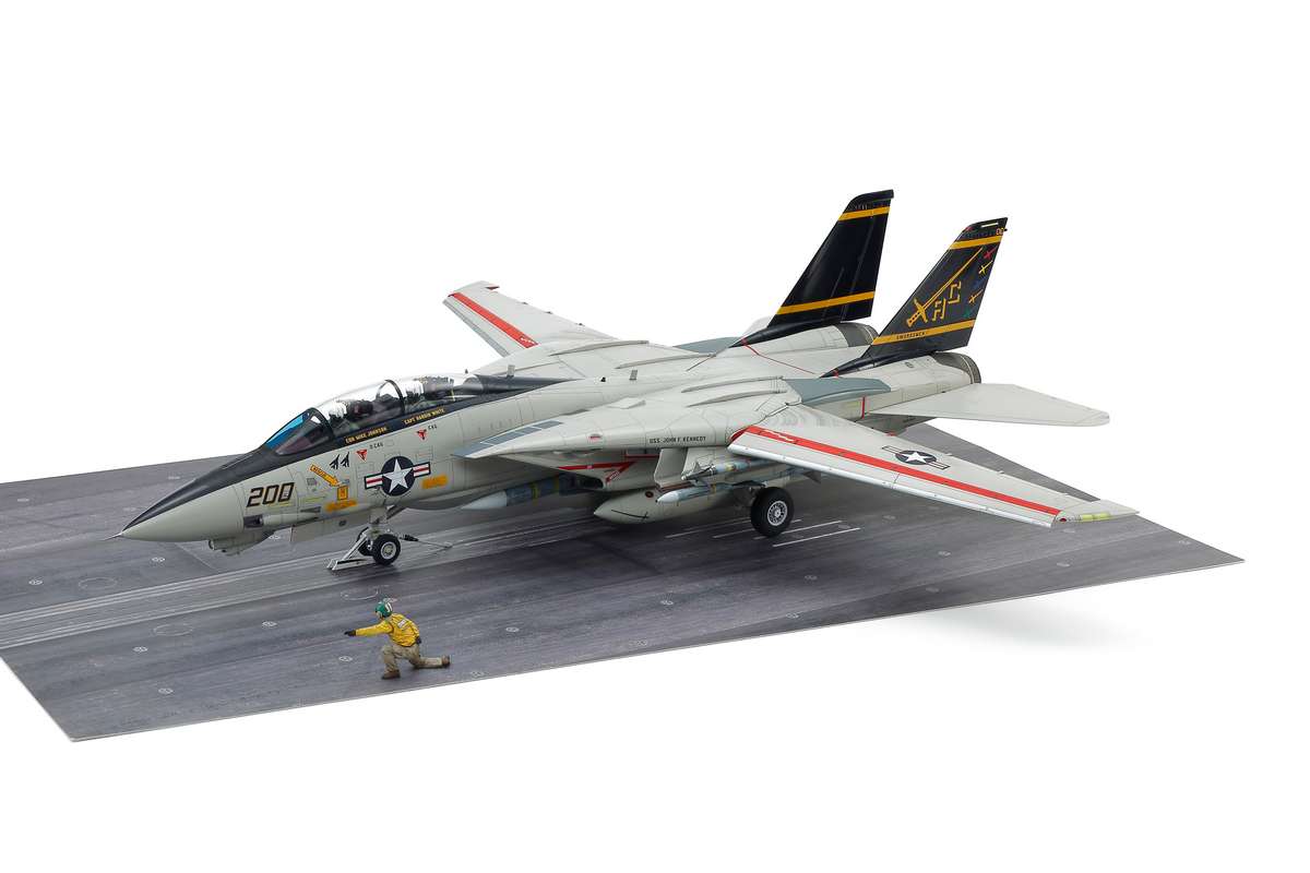 Tamiya Grumman F-14A Tomcat (LATE MODEL) Carrier Launch Set 1/48 plastbyggsats – 61122